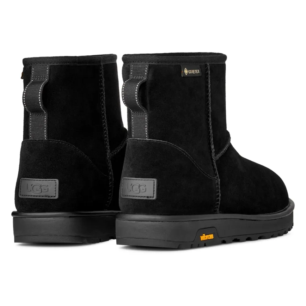 Vinterstøvler^UGG Classic Mini GTX Sort