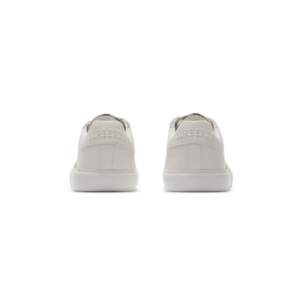 Sneakers<Burberry e Sneakers med Snørebånd Hvid