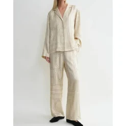 Bluser & Skjorter^TotêMe Monogram Silk PJ Top Beige