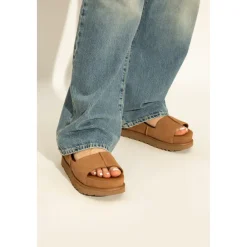 Sandaler<UGG Sandal W DOLDENSTAR HI Brun