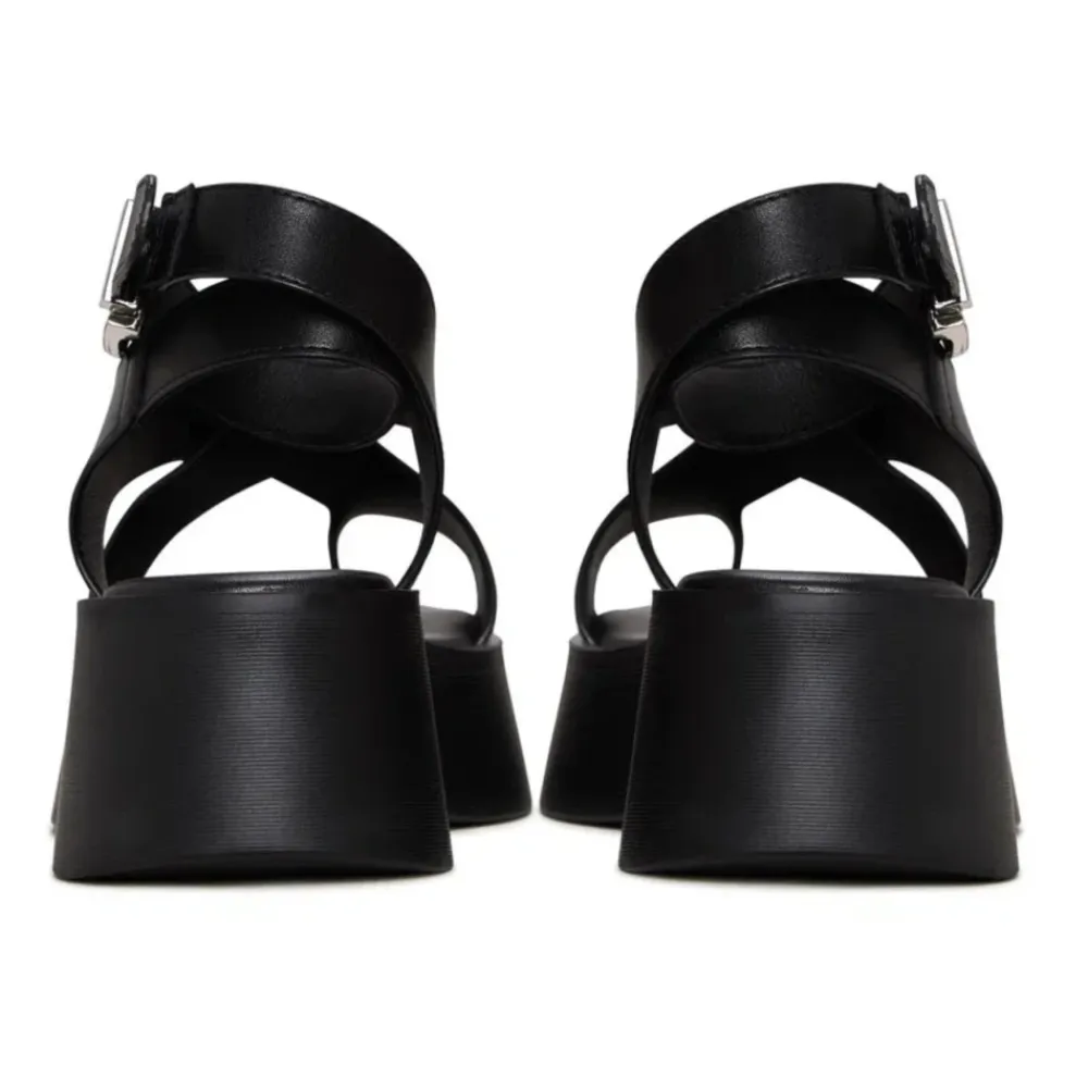 Sandaler^Cesare Gaspari Suede Cross-Strap Sandals - Black Sort