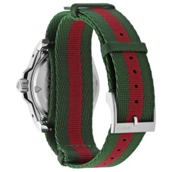 Ure^Gucci YA136364 - Dive 40 mm rustfrit stålkasse, sort urskive, keramisk bezel, nato grøn-rød-grøn rem, selvoptrækkende bevægelse Multifarvet
